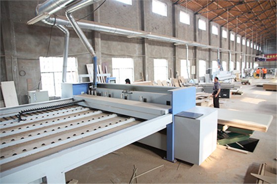 大唐格雅展柜生產(chǎn)線