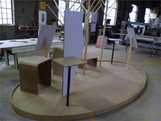 大唐格雅內(nèi)衣展柜未上漆照片