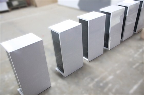 大唐格雅蘇寧標(biāo)準(zhǔn)開(kāi)票臺(tái)背面實(shí)景