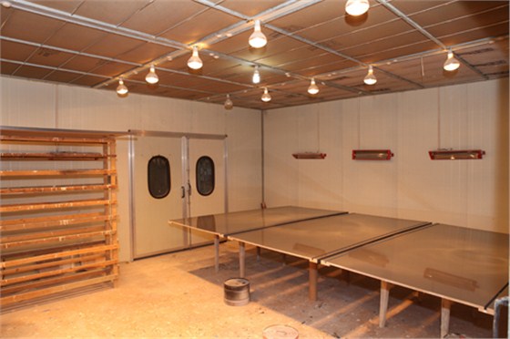 大唐格雅烤漆展柜專業(yè)烤房