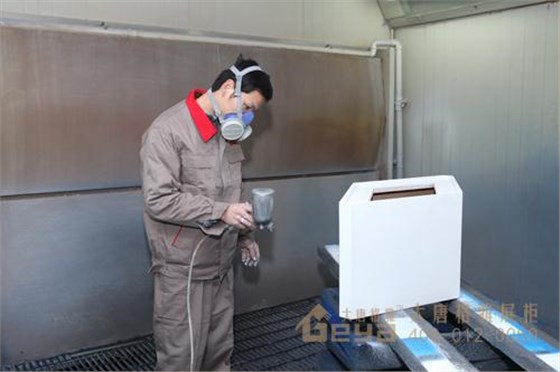 商場(chǎng)烤漆展柜-噴漆 (1)