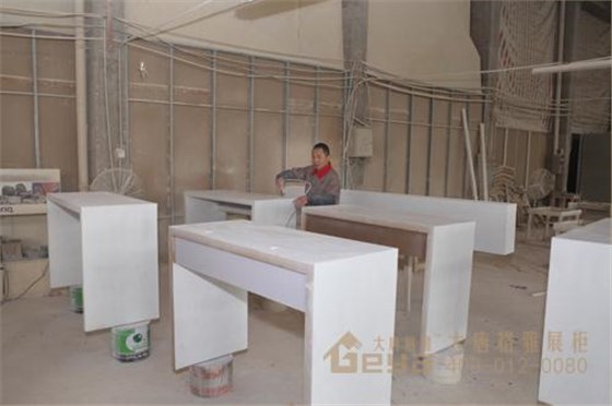 商場(chǎng)烤漆展柜-底漆（2）