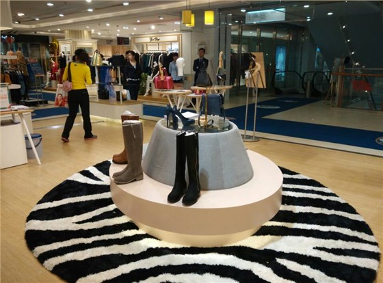 商場展柜,南京展柜,南京展柜廠,南京展柜廠家,南京展柜設(shè)計