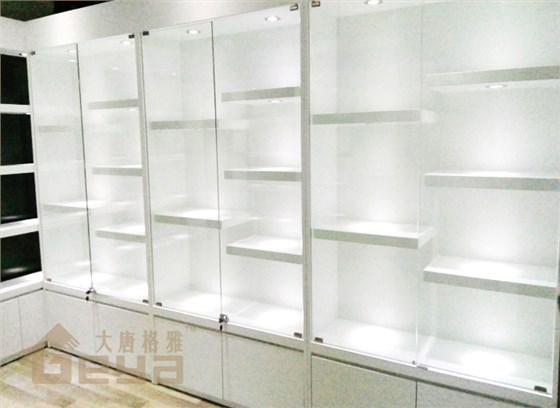 產(chǎn)品展示-南京展柜制作廠家 箱包展柜