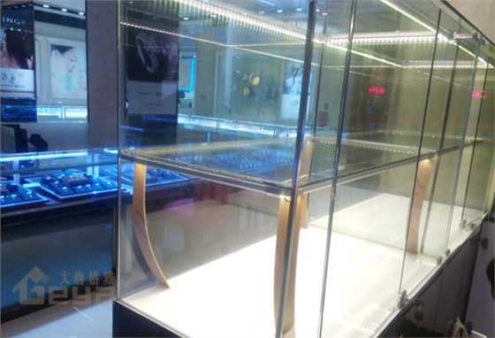 產(chǎn)品展示-南京展柜廠-水晶珠寶展柜