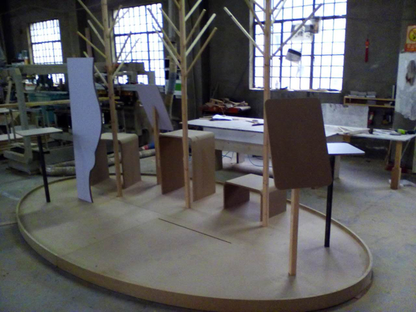 大唐格雅內(nèi)衣展柜右側(cè)照片