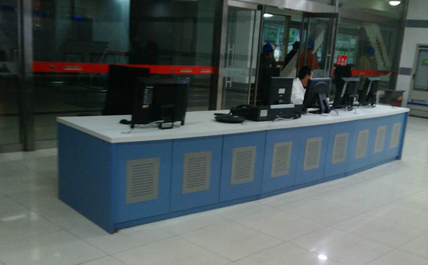 大唐格雅定州電廠主控臺(tái)正面