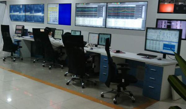 大唐格雅定州電廠主控臺(tái)背面