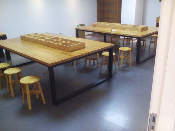 大唐格雅個(gè)性定制桌椅三