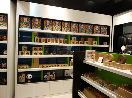 POP MART創(chuàng)意禮品展柜