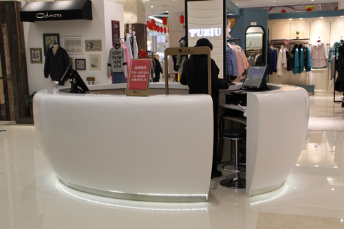 金鷹圓形優(yōu)良服務(wù)臺(tái)