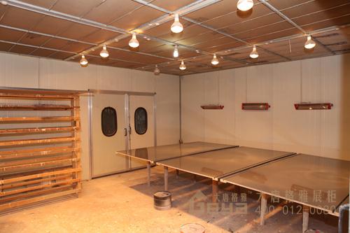 商場(chǎng)烤漆展柜-烤漆房 (1)