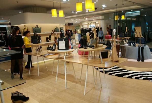 南京金鷹商場(chǎng)-鞋類展柜