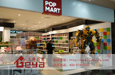 POP MART創(chuàng)意禮品展柜-傳遞美好與溫度
