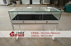 珠寶展柜應(yīng)該要怎么設(shè)計(jì)-南京展柜廠