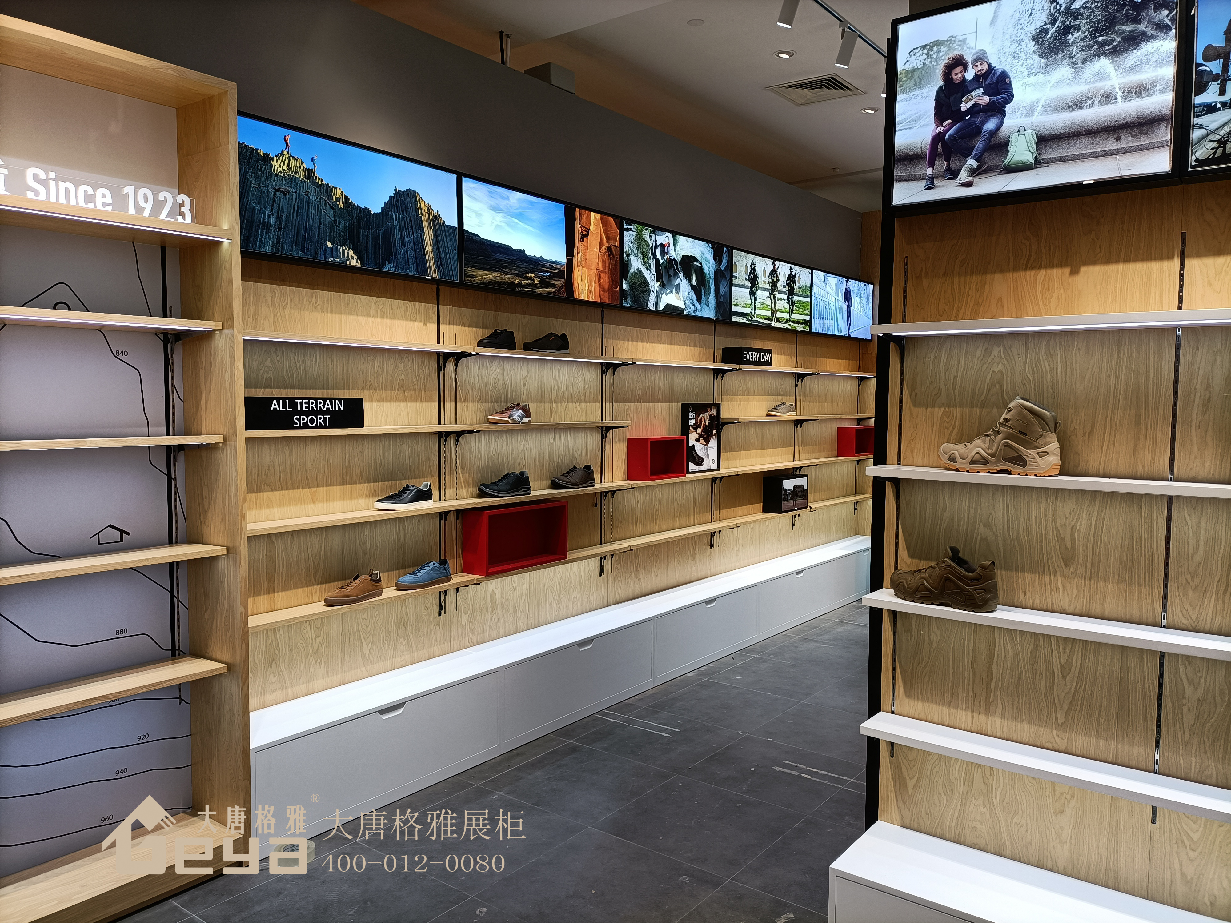 好的展示柜應(yīng)該具備哪些特點?