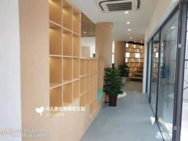 木質(zhì)展柜間的價格差異是因為哪些因素？