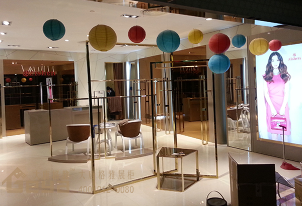 服裝展柜-金鷹zishen服裝店 服裝展柜-金鷹zishen服裝店