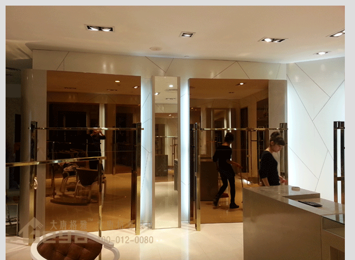 產(chǎn)品展示-金鷹zishen自營品牌服裝店 產(chǎn)品展示-金鷹zishen自營品牌服裝店