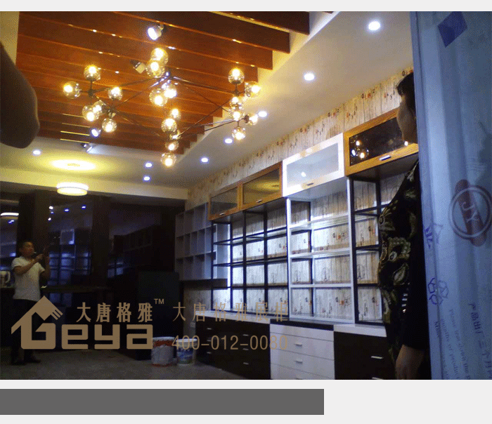 產(chǎn)品展示-化妝品鋼木貨架-南京江寧勝太路店