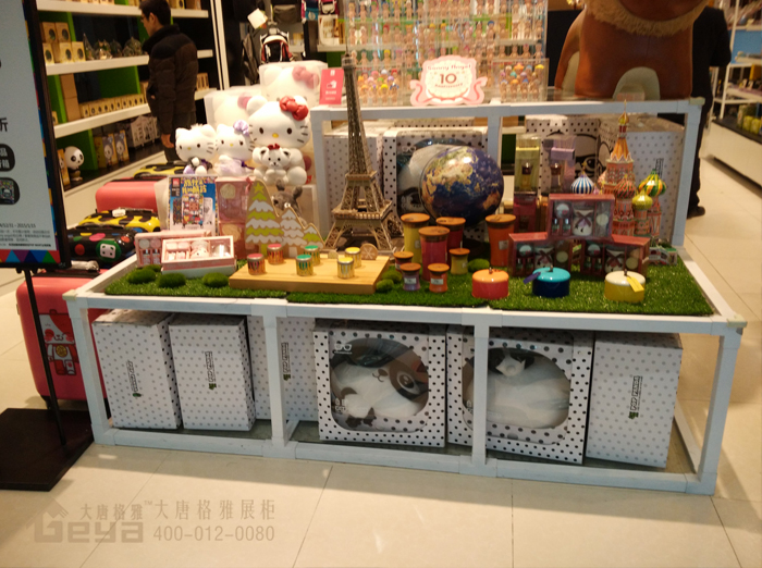 產(chǎn)品展示-金鷹南京新街口POP MART