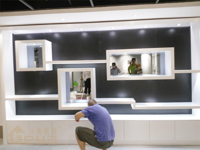 產(chǎn)品展示-南京箱包展柜訂制-南京異型展柜高端訂制