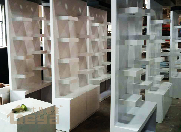 產(chǎn)品展示-南京展柜制作廠家 箱包展柜