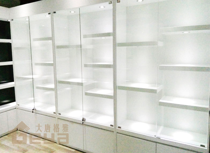 產(chǎn)品展示-南京展柜制作廠家 箱包展柜