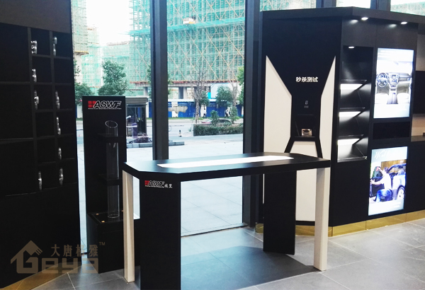 產(chǎn)品展示-南京展柜廠-中和大廈西村路埃里膜汽車展柜