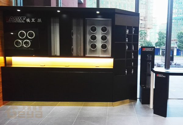 產(chǎn)品展示-南京展柜廠-中和大廈西村路埃里膜汽車展柜