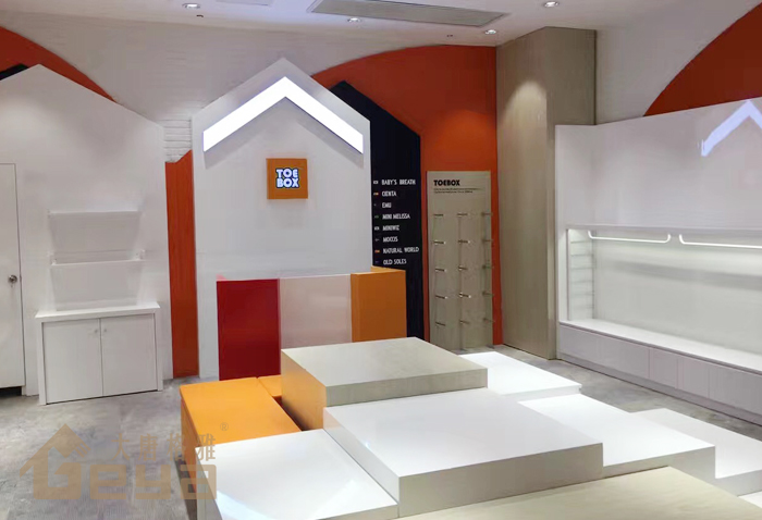 新街口東方商城TPEBOX童裝店&mdash;商場展柜