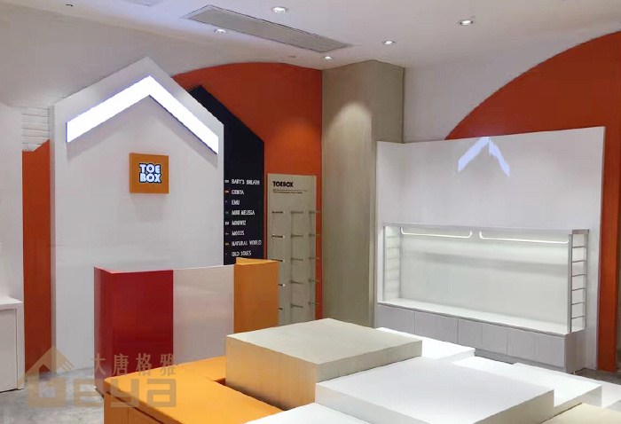 新街口東方商城TPEBOX童裝店&mdash;商場展柜