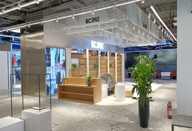 服裝展柜設(shè)計